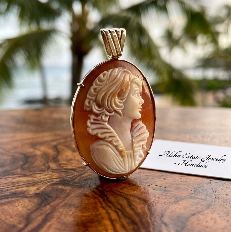 Vintage 1960s Italian Hand Carved Shell Cameo