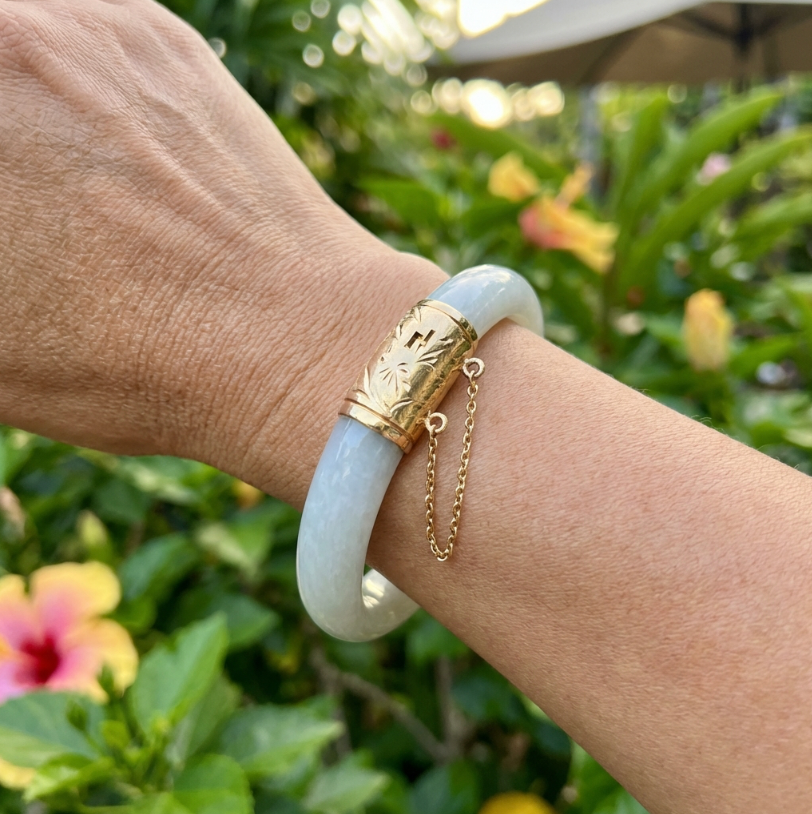 Vintage 14K Gold Hinged Celadon Green Jadeite Bangle