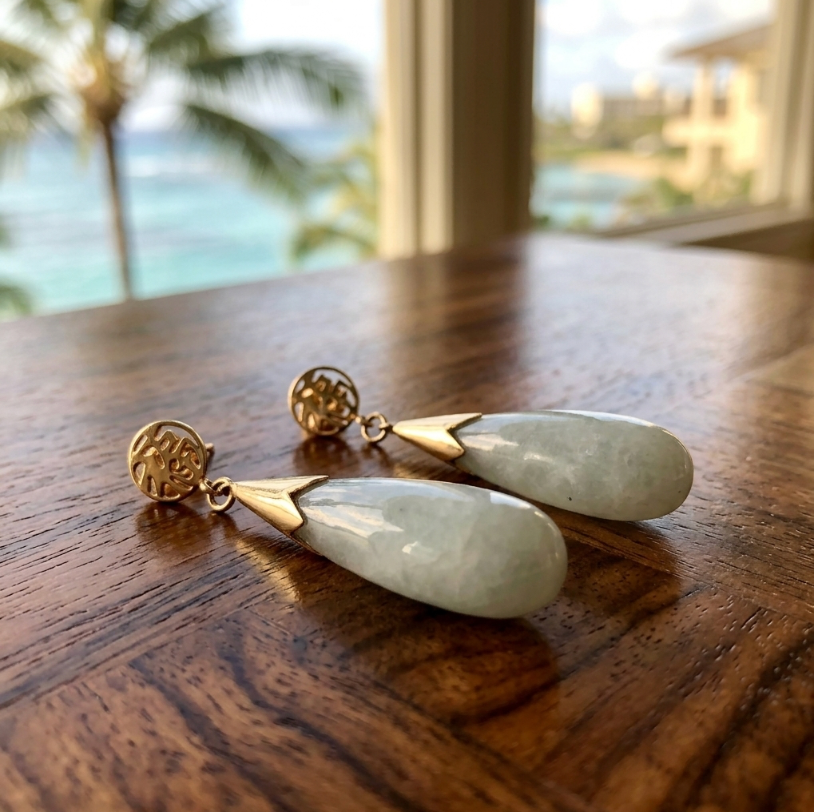 Vintage 14k Jade Teardrop Dangle Earrings