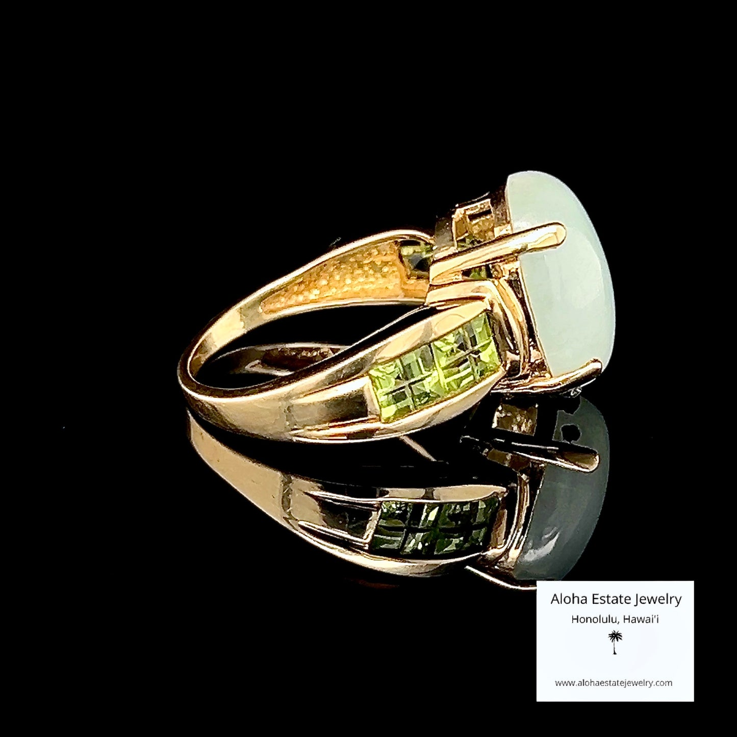 Vintage 10K Gold Jadeite Cabochon Ring with Peridot Accents, Sz 7.25