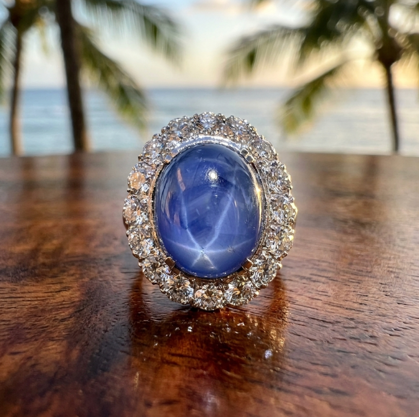 Vintage 14K White Gold 20 Carat Star Sapphire Diamond Halo Ring