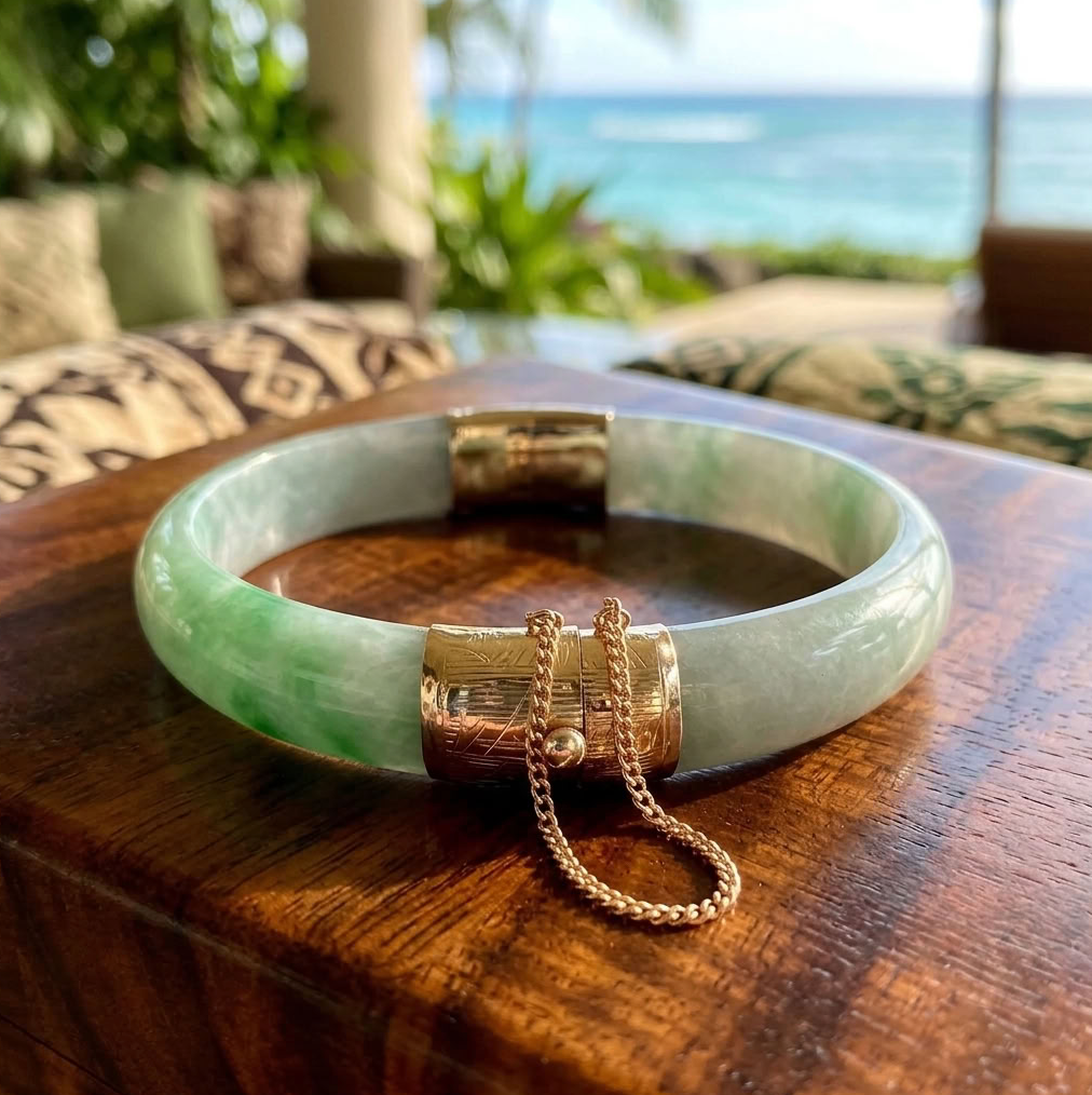 Vintage 14K Gold Hinged Jadeite Bangle Bracelet | Moss-in-Snow Jade