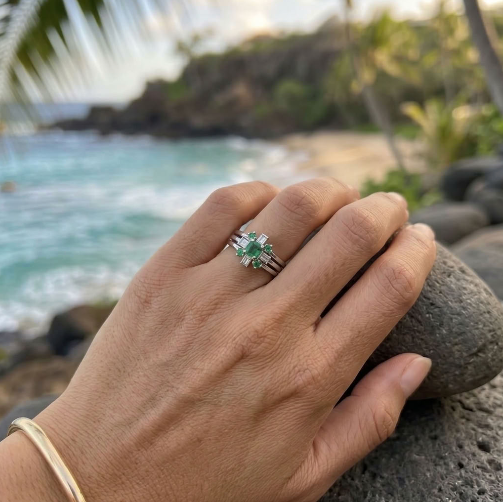 Vintage 14K White Gold Emerald & Diamond Cluster Ring, Size 7.5