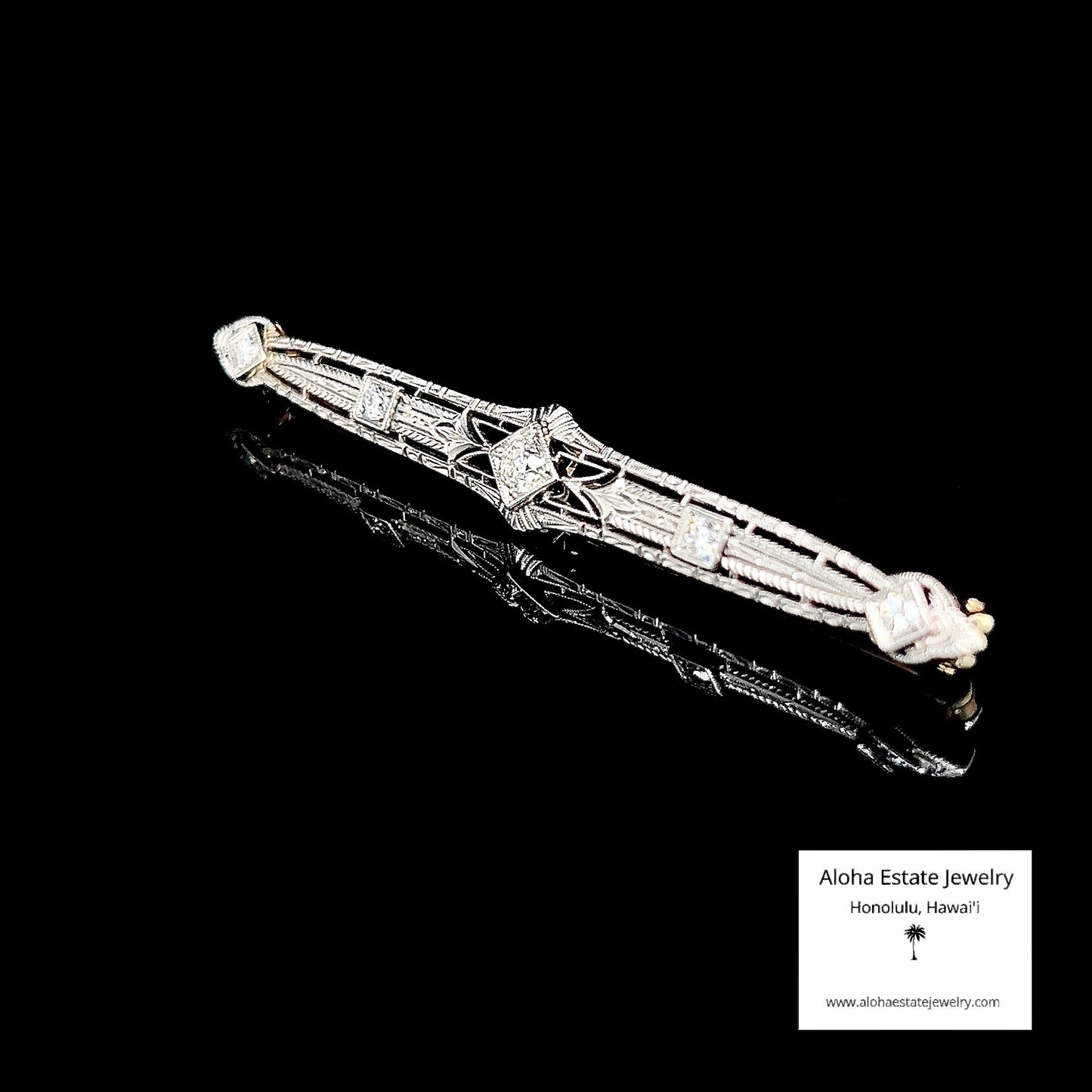 Late Art Deco Period 0.25-Carat Diamond Bar Pin