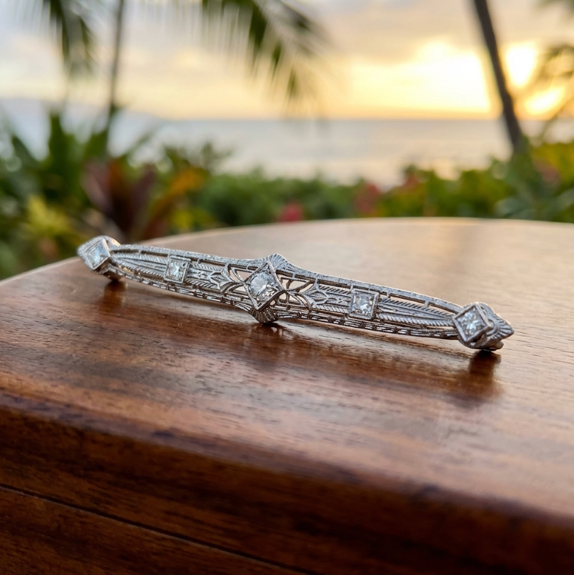 Late Art Deco Period 0.25-Carat Diamond Bar Pin
