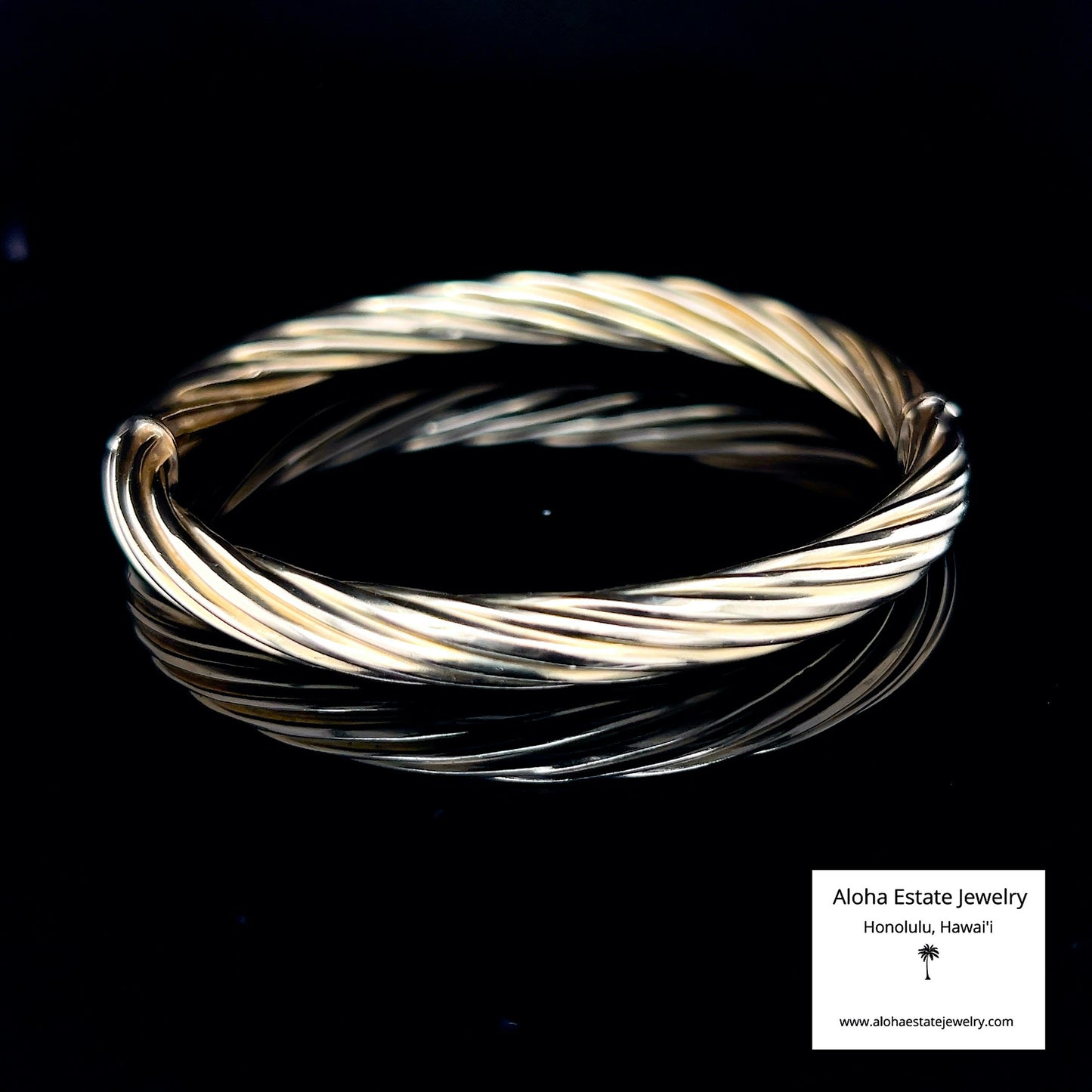 14K Hinged Spiral Bangle Bracelet - A Wardrobe Essential!