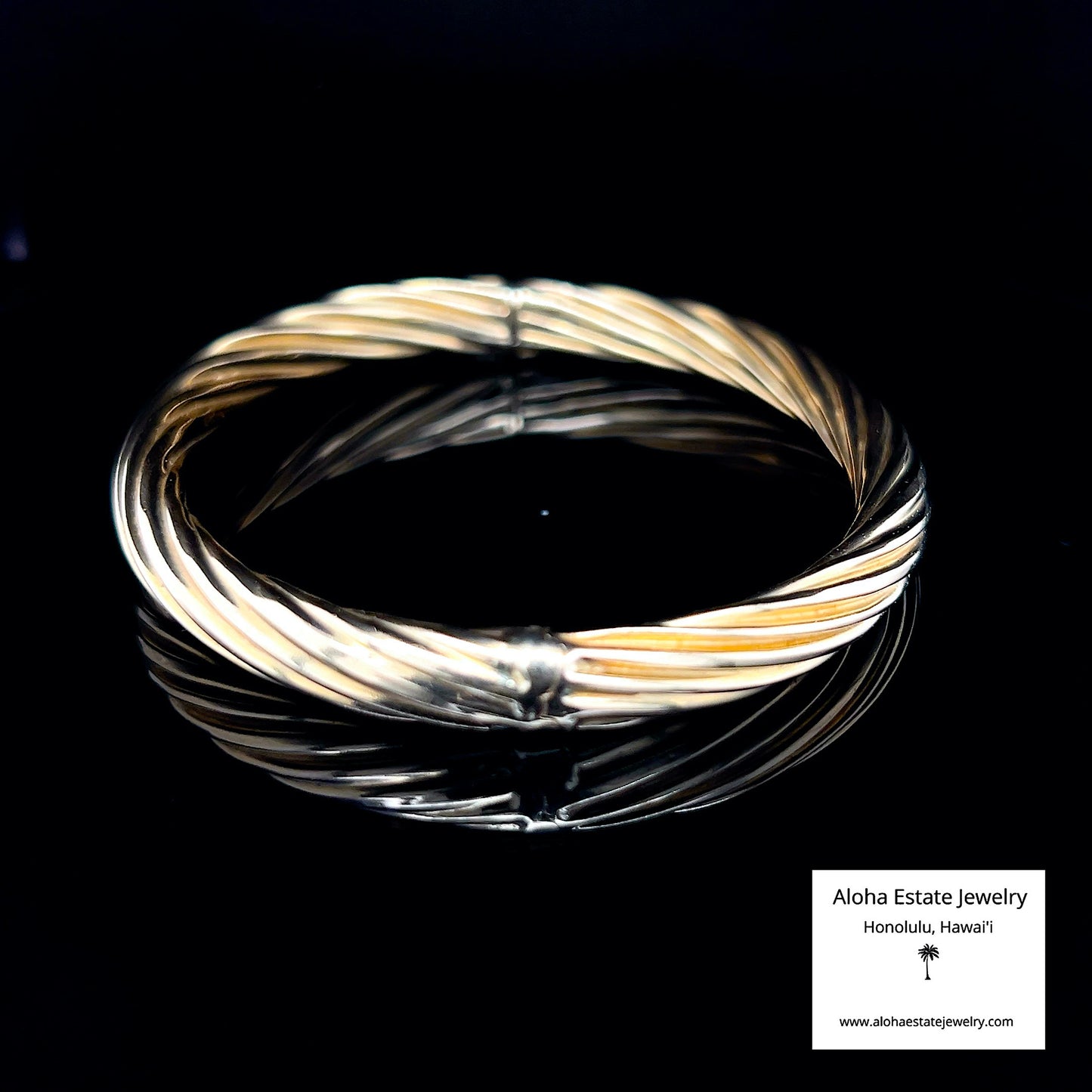 14K Hinged Spiral Bangle Bracelet - A Wardrobe Essential!