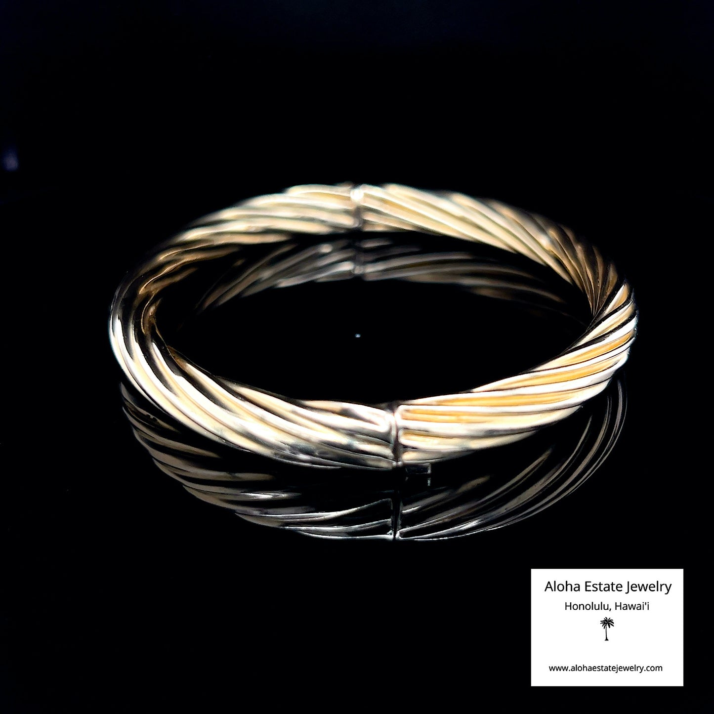 14K Hinged Spiral Bangle Bracelet - A Wardrobe Essential!