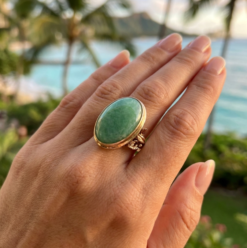Vintage 14K Jadeite Cabochon Ring In Leaf And Vine Setting