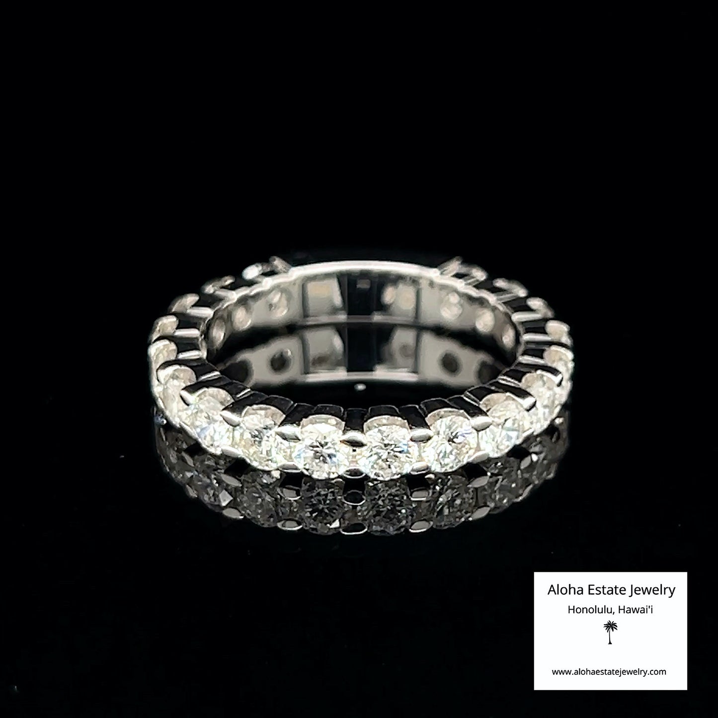 3.25-Carat Diamond Eternity Band of 18K White Gold
