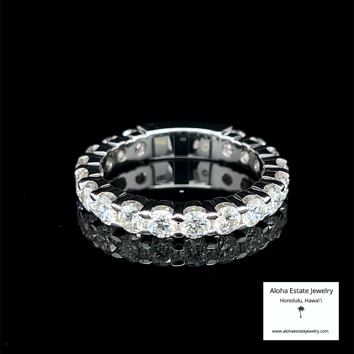 3.25-Carat Diamond Eternity Band of 18K White Gold