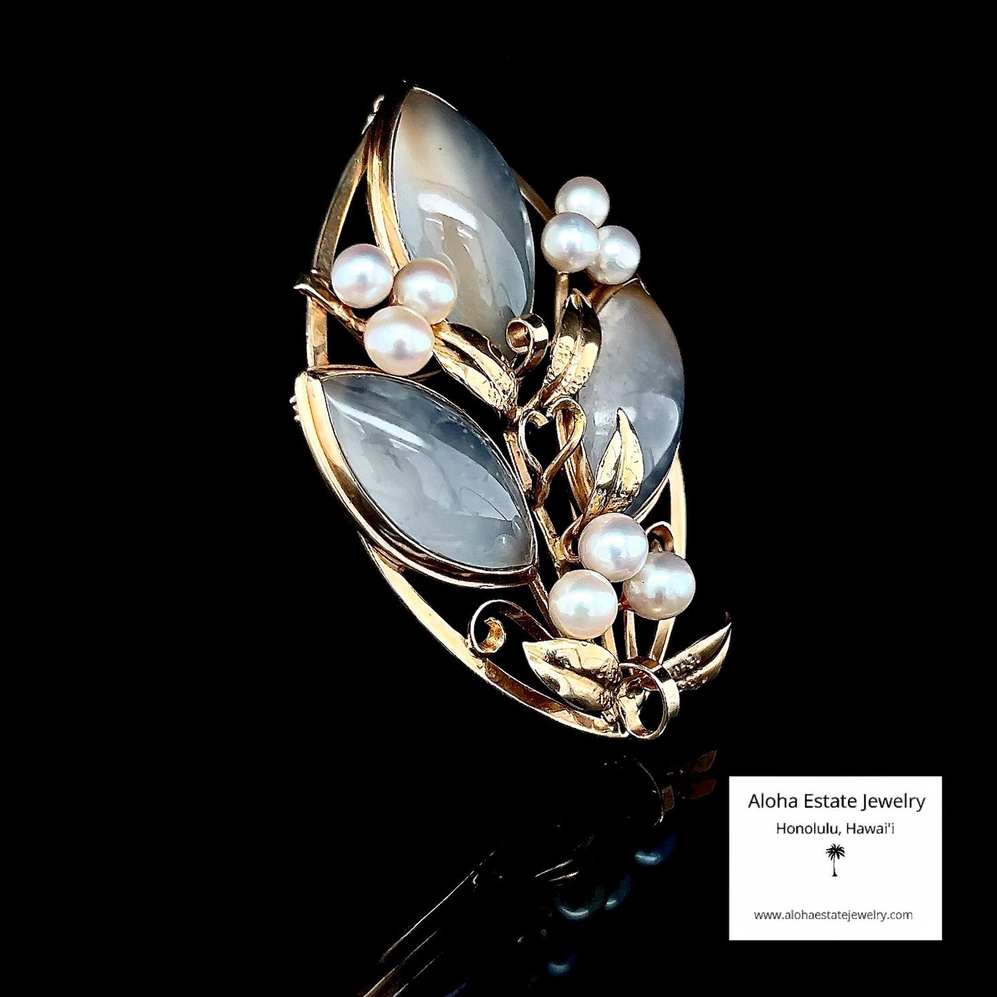 Vintage Ming's of Honolulu, Hawaii Icy Jade Brooch or Pendant