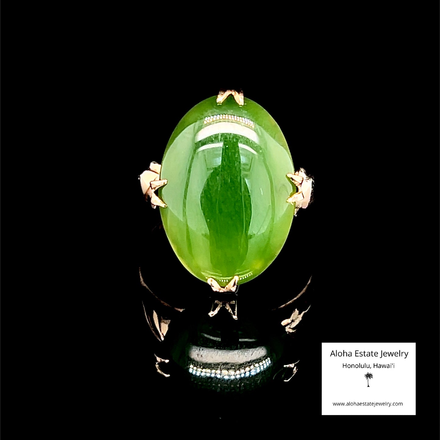 Vintage 18K Jade Cabochon Ring in Pierced & Carved Gallery