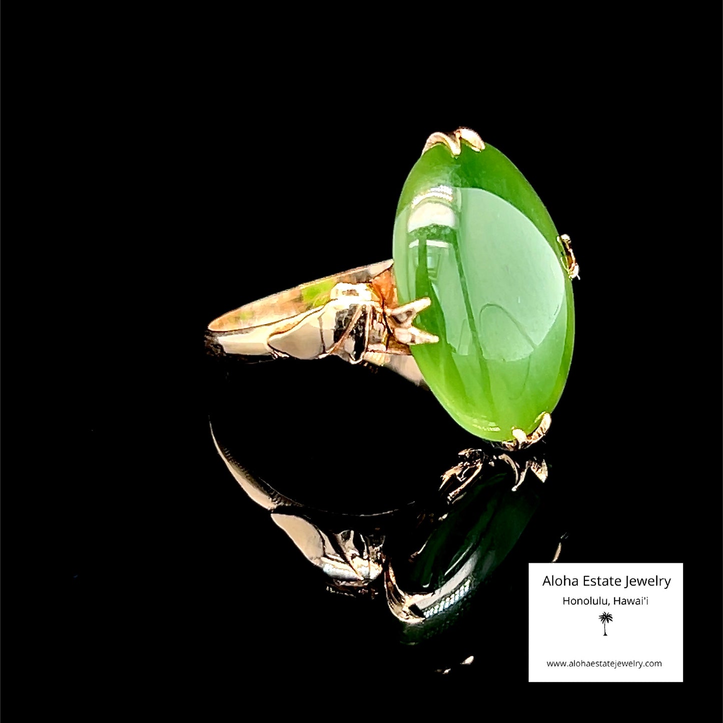 Vintage 18K Jade Cabochon Ring in Pierced & Carved Gallery