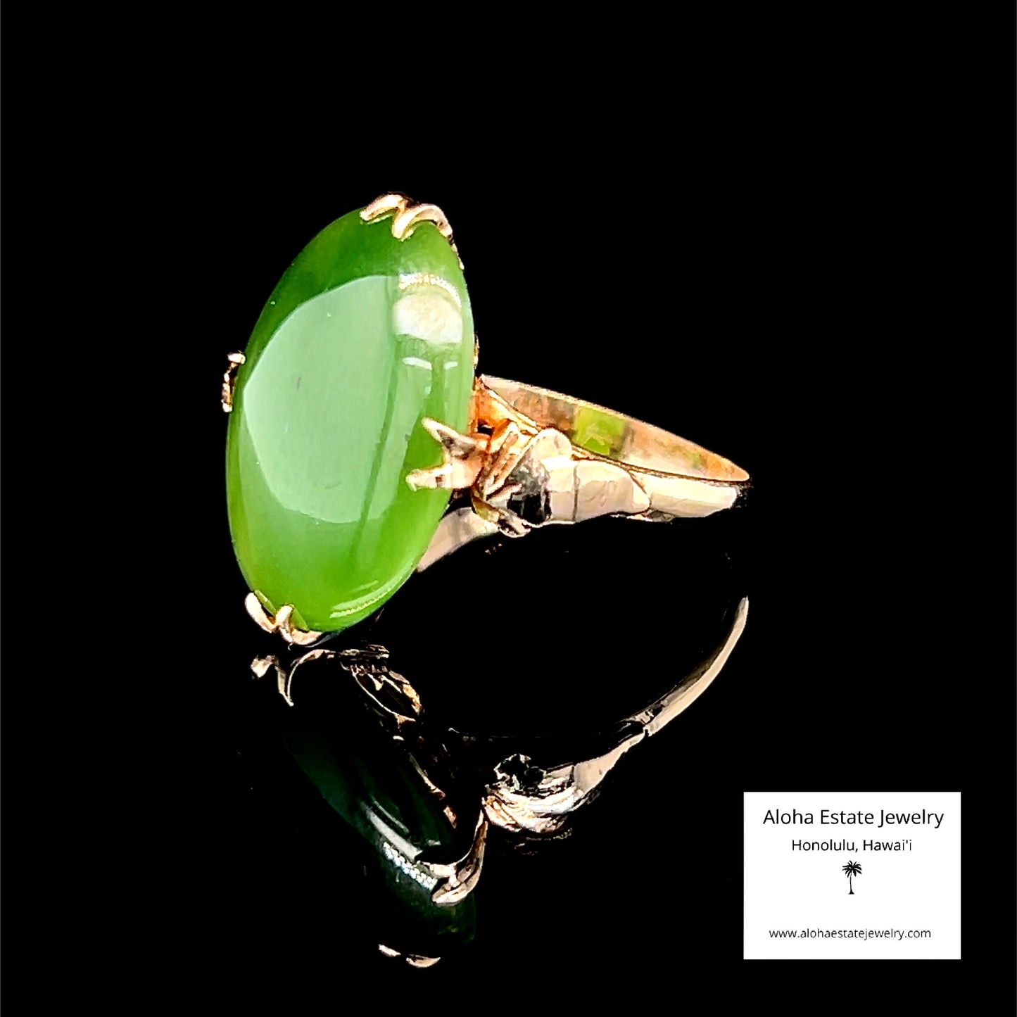 Vintage 18K Jade Cabochon Ring in Pierced & Carved Gallery