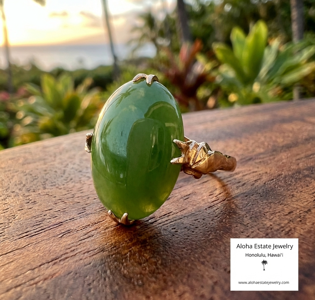 Vintage 18K 6-Carat Jade Cabochon in Pierced & Carved Gallery