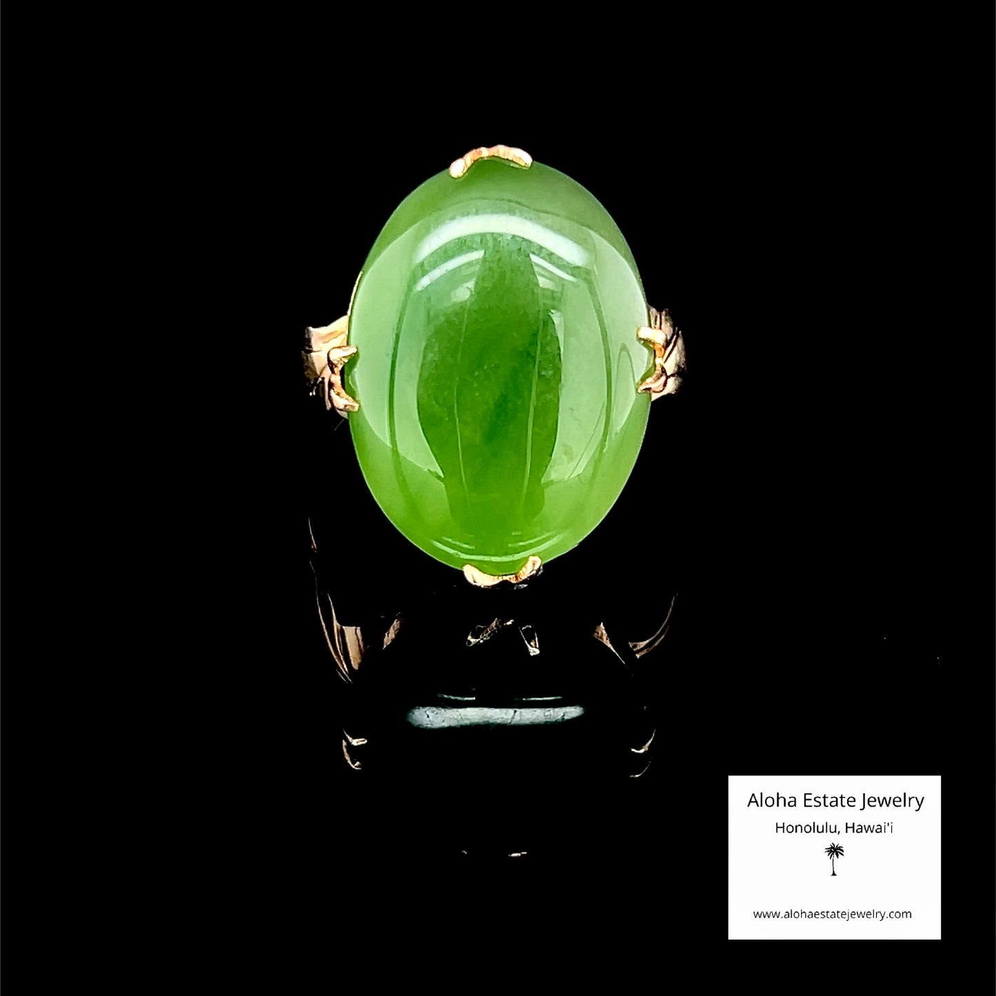 Vintage 18K Jade Cabochon Ring in Basket Setting