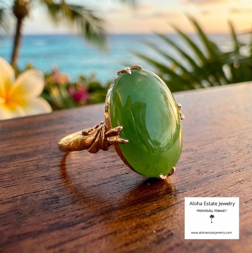 Vintage 18K 7-Carats Jade Cabochon Ring in Basket Setting