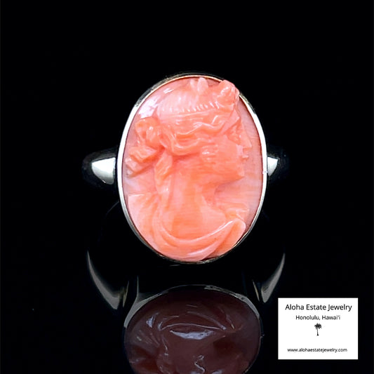 Vintage 10K Hand Carved Angel Skin Coral Italian Cameo Ring