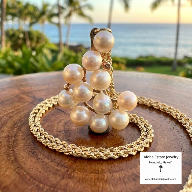 Vintage Akoya Pearls Pendant in 14K Setting