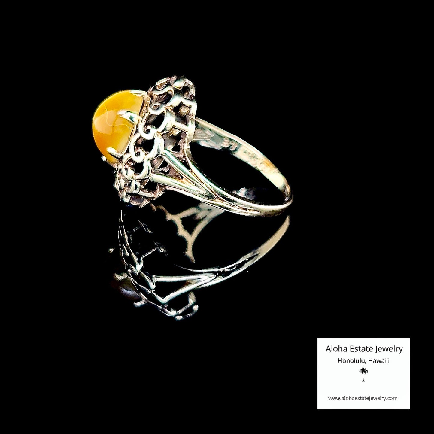 Antique Lady's Honey-Gold Natural Cat's Eye Ring