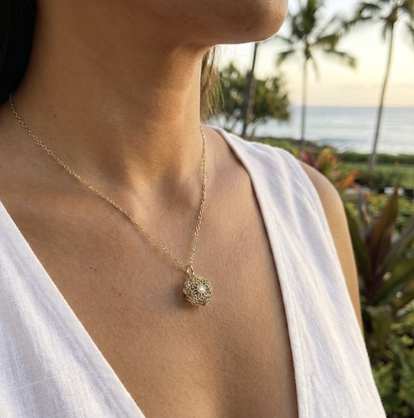 ila&i Filigree & Diamond Pendant / Necklace