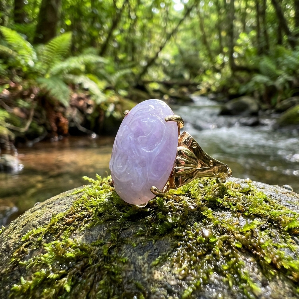 Vintage 14K Highly Carved Lavender Jadeite Cabochon Ring