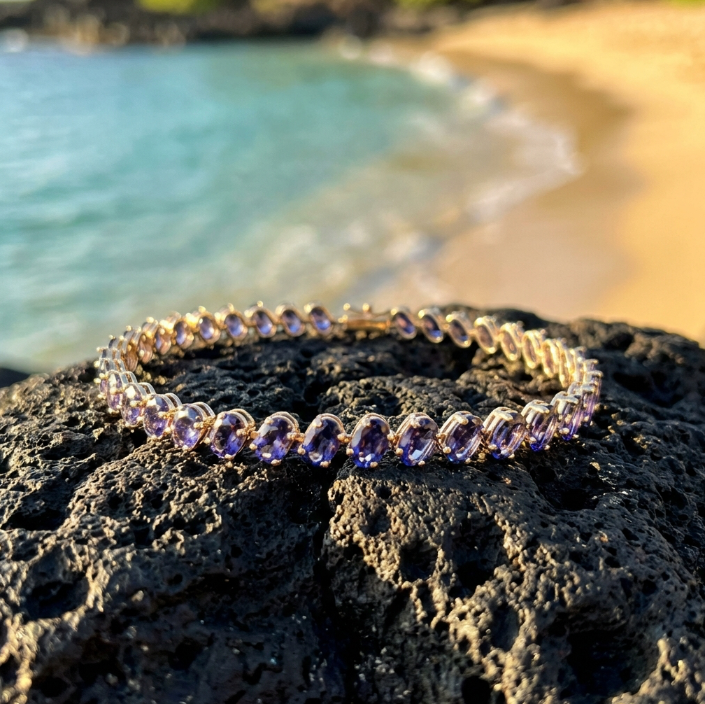 Luxury 12-Carats Violet-Blue Iolite Gemstone Bracelet in 14k